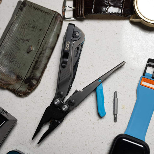 SOG Flash MT Urban Gray + Cyan Multi-tool